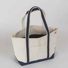 Load image into Gallery viewer, Classic Boat Tote Medium
