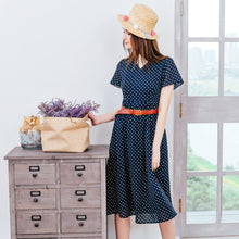 Load image into Gallery viewer, (Woman) Navy polka-dot midi dress
