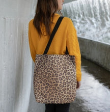 Load image into Gallery viewer, Leopard Print Animal Tote Bag
